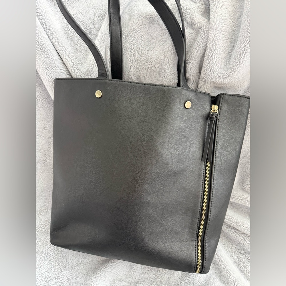 Neiman Marcus Vegan Leather Black Tote with Expandable Side Zippers - Picture 3 of 7